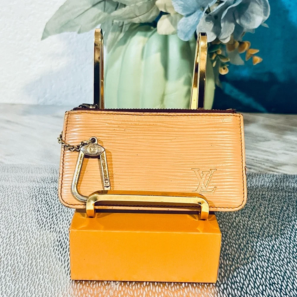 Louis Vuitton epi keychain charm coin wallet/makeup - Picture 1 of 13